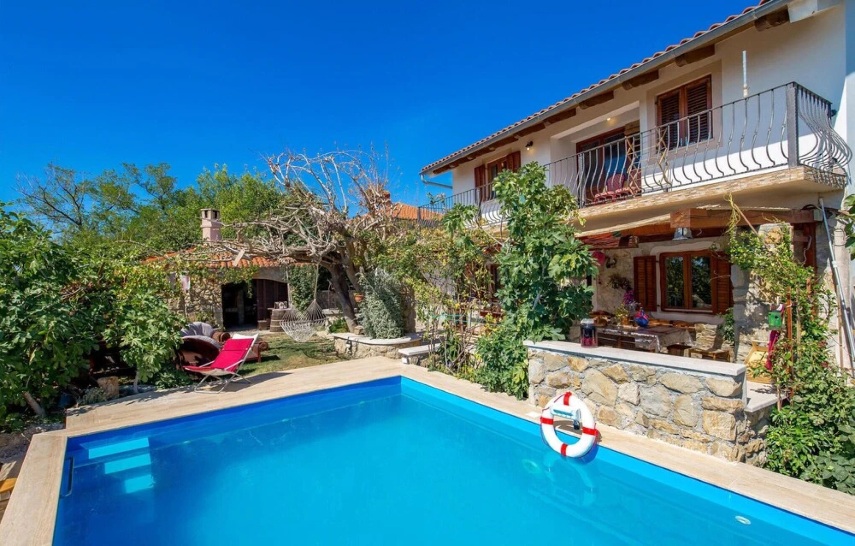 Amazing Home in Banjol With 3 Bedrooms, Outdoor Swimming Pool and Jacuzzi