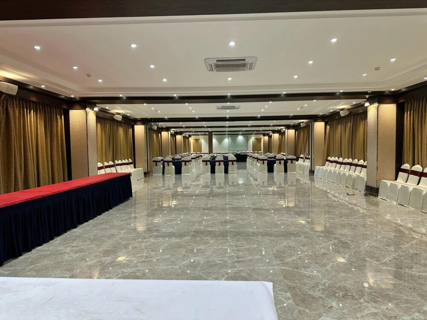 Monday Hotels Amalapuram Heights