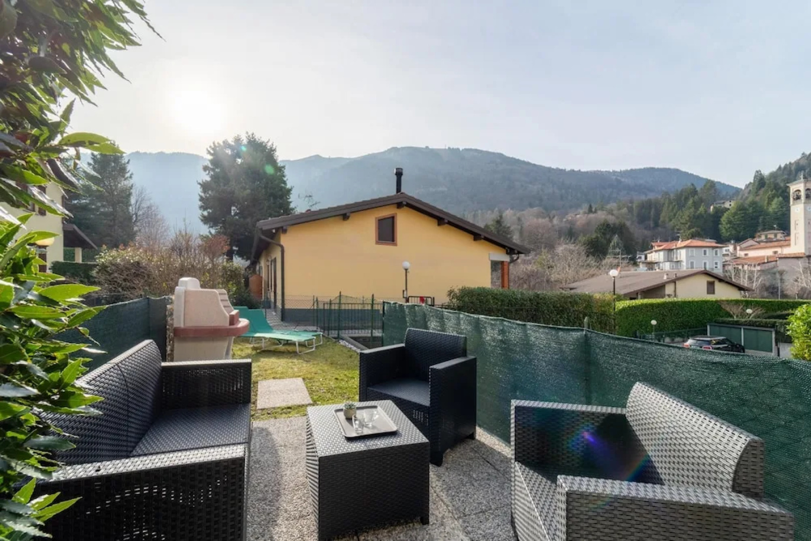 Scarlet Apartment With Garden by Wonderful Italy