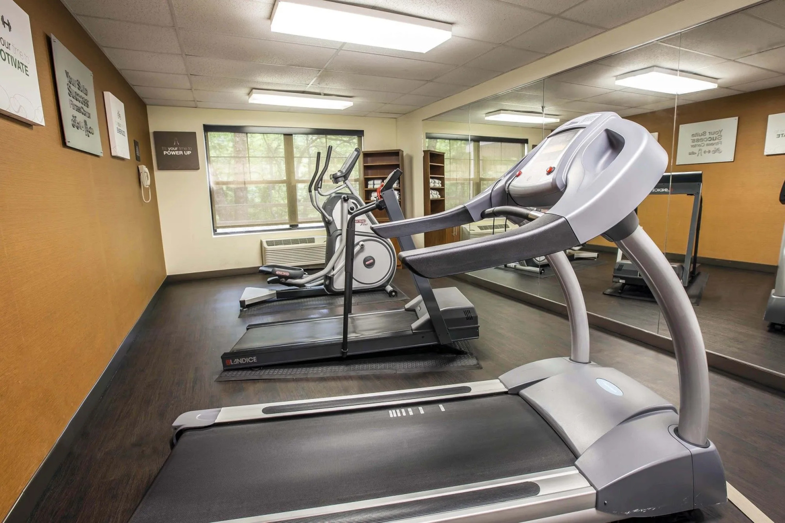 Comfort Suites Hanes Mall