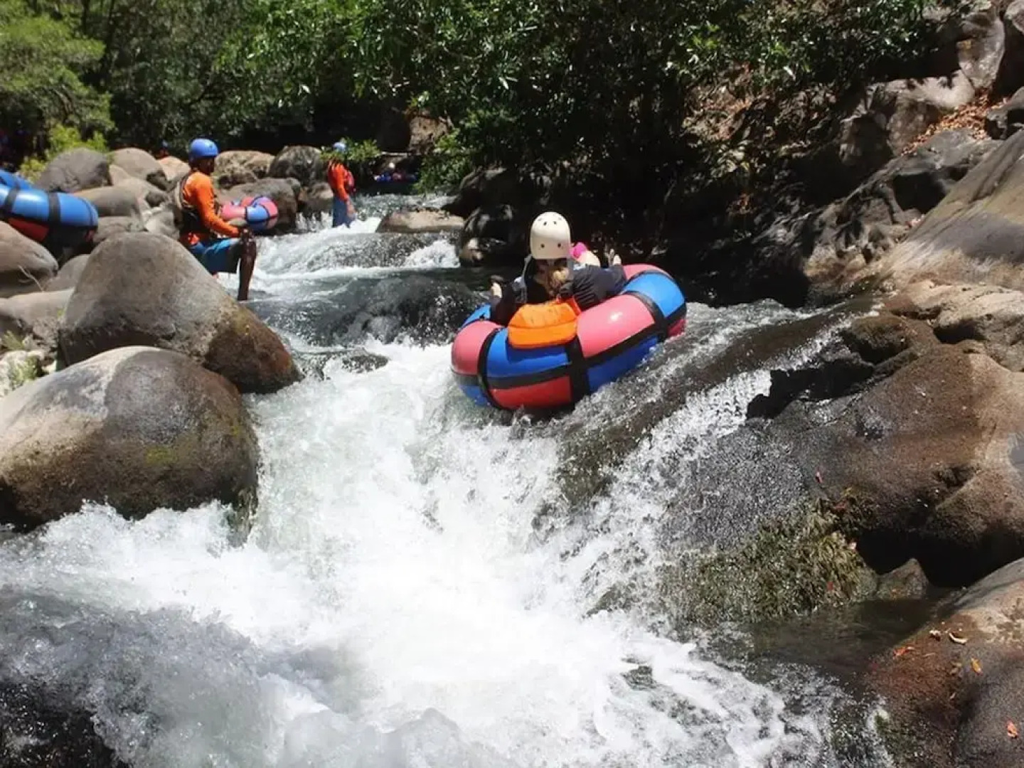 Elegant 2-BD Condo with Pool