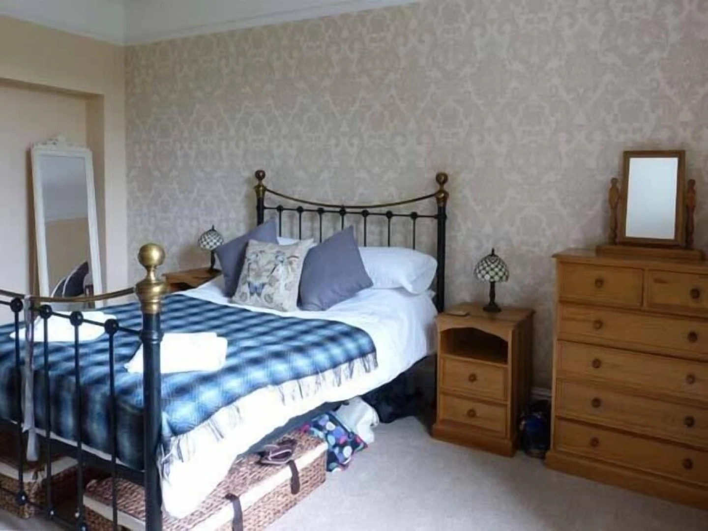 White Moss, Wood Close