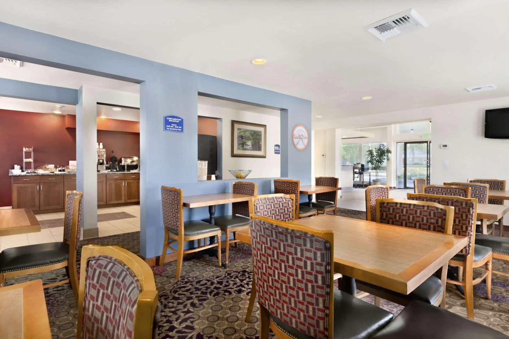 Howard Johnson Inn and Suites Tacoma