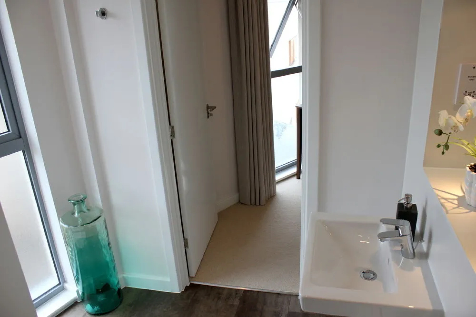 The Luxurious Semi-Circle - Peymans