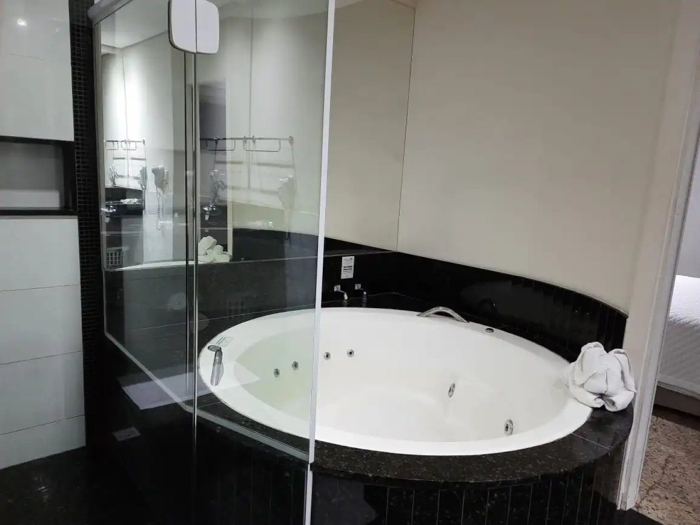 Colonial Plaza Hotel