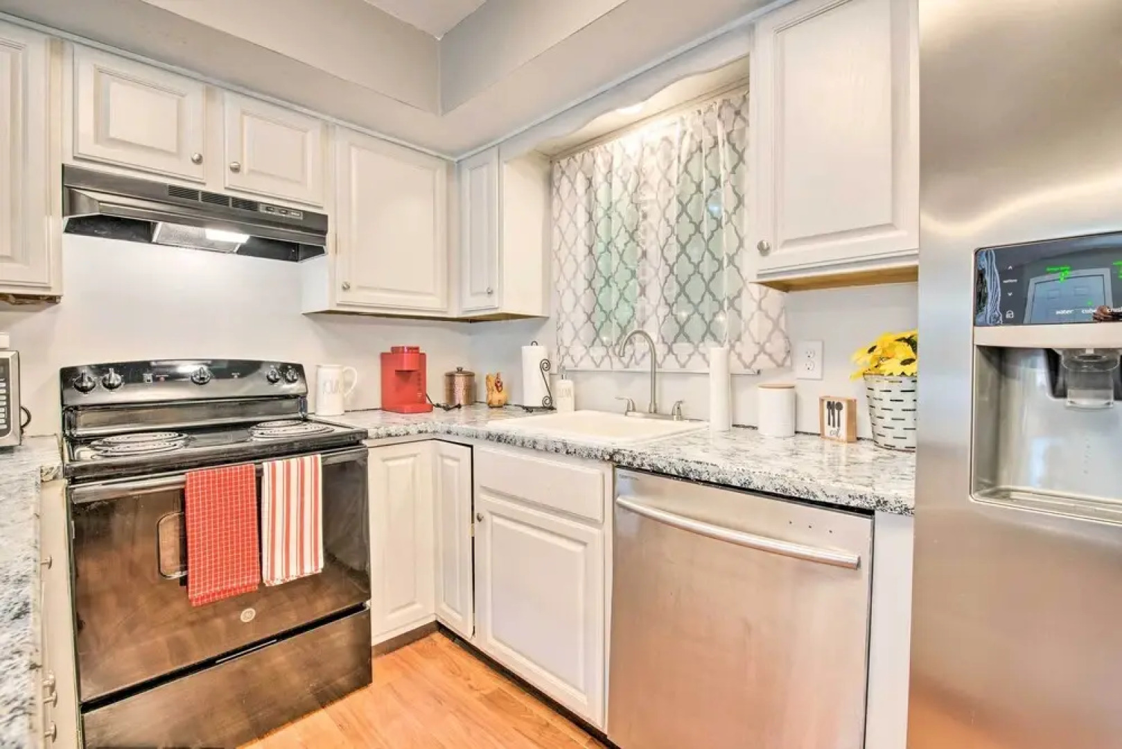 Poconos House w/ Large Deck, Gas Grill & Fire Pit!