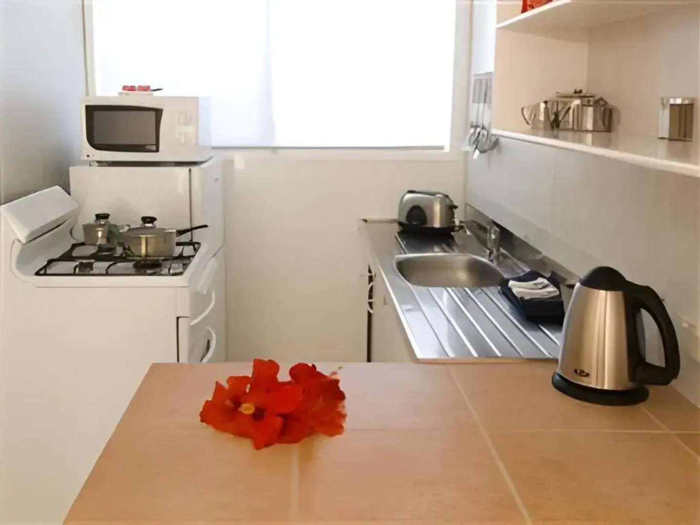 Hibiscus Regal Apartments