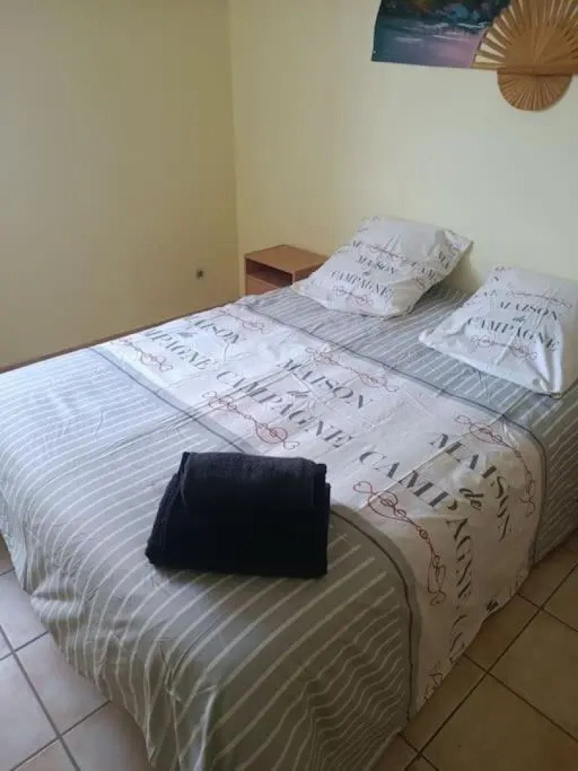 Belle villa de 90m2 au calme avec jardin et parking à 10 mn de la mer en voiture