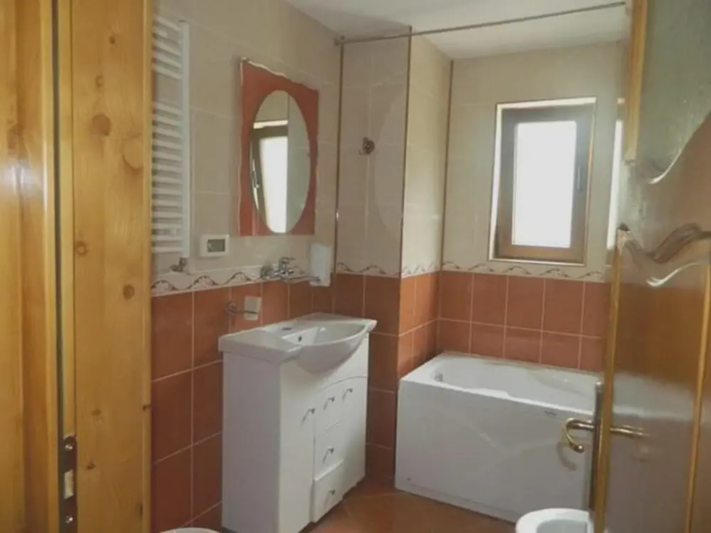 House With 10 Bedrooms in Durău, With Wonderful Mountain View and Enclosed Garden Near the Slopes