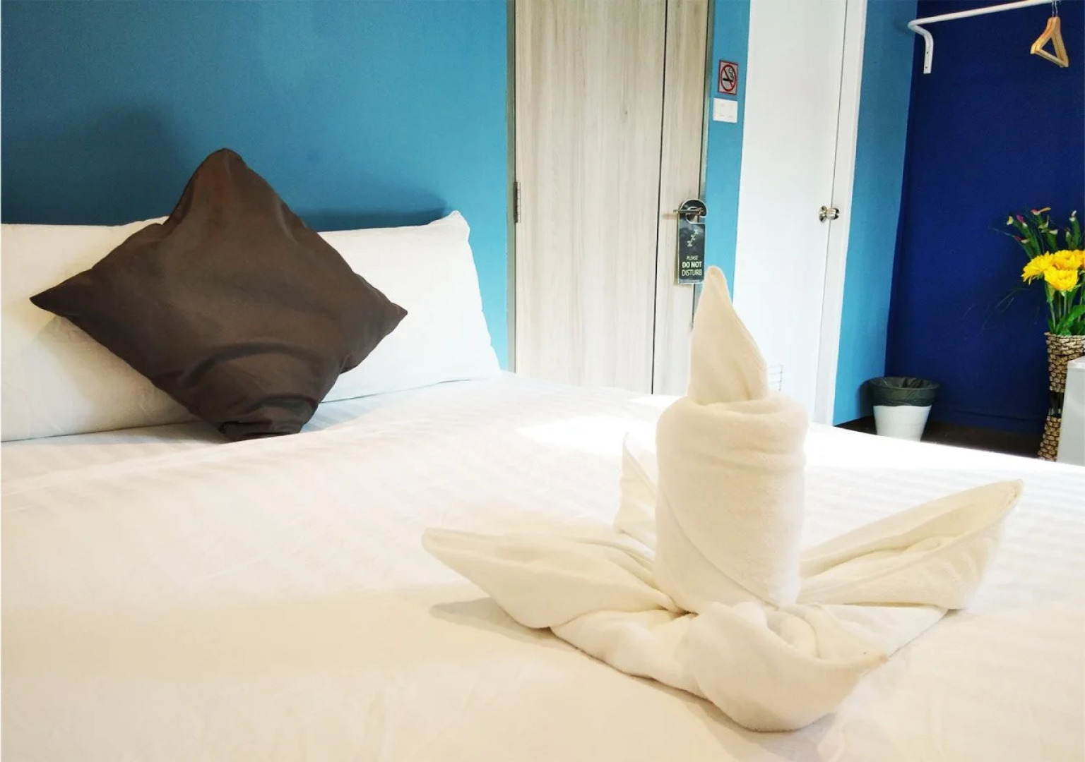 Sleep With Me Bangkok - BTS Phra Khanong