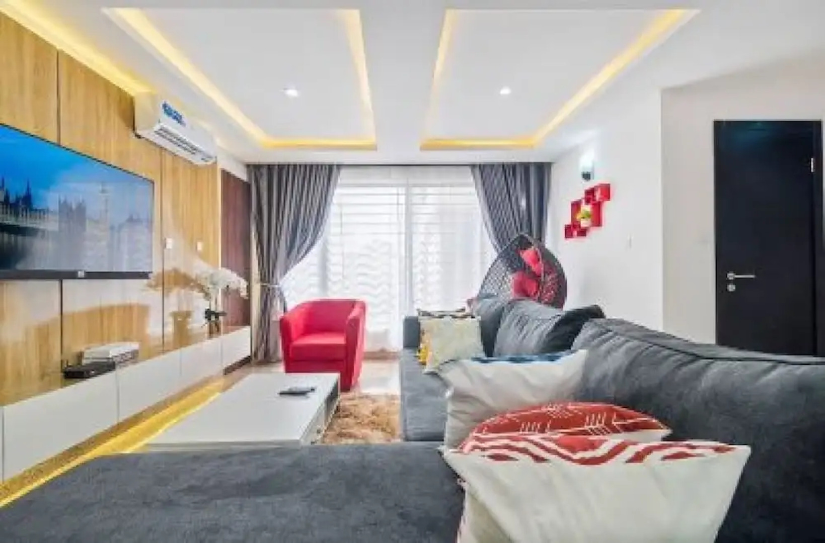 MountRoyal Centre Hotel and Suites