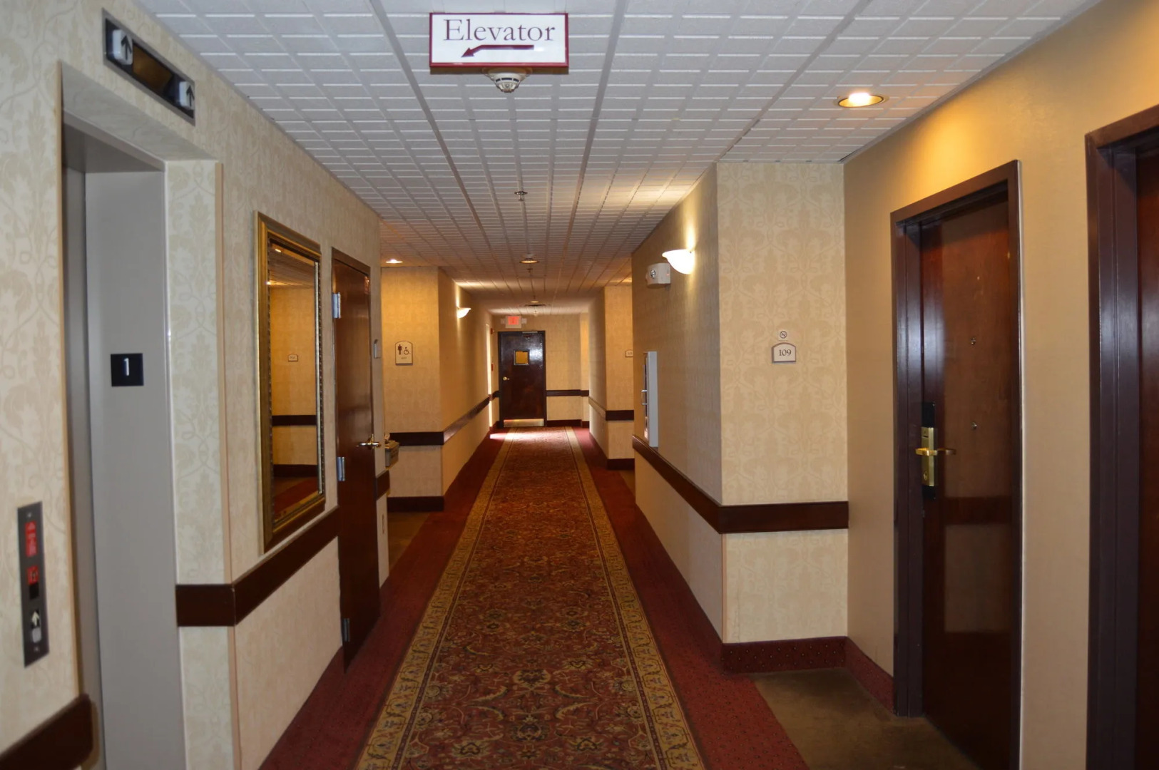 Comfort Inn & Suites Cincinnati Uptown Clifton