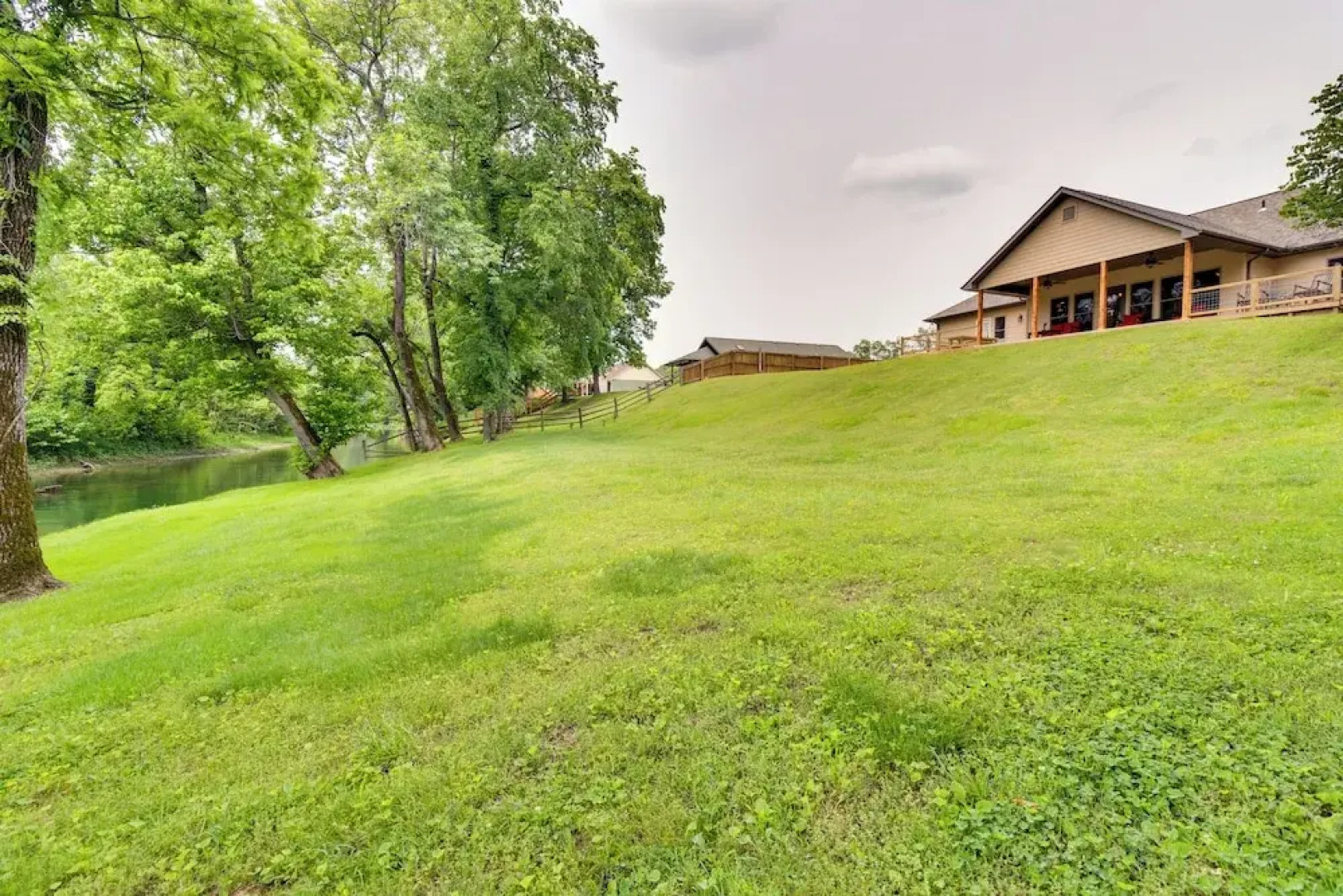 Waterfront Getaway w/ Patio on the White River!