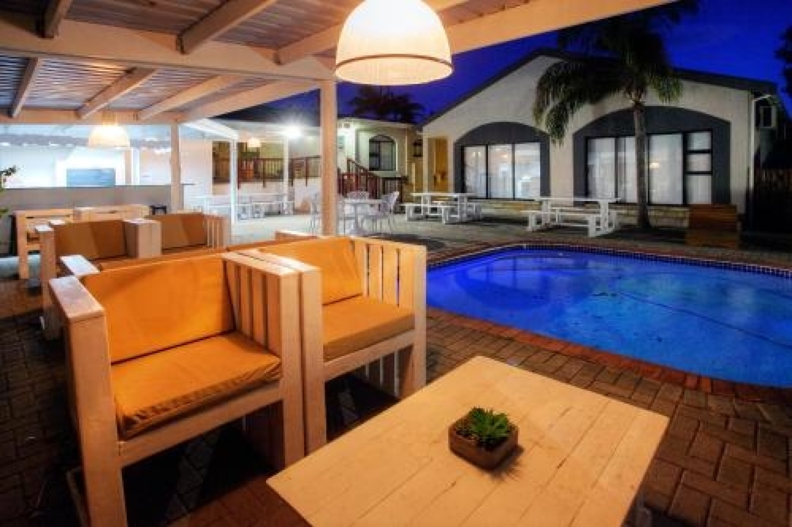 Jemimas Hospitality, Bunker on Bailie