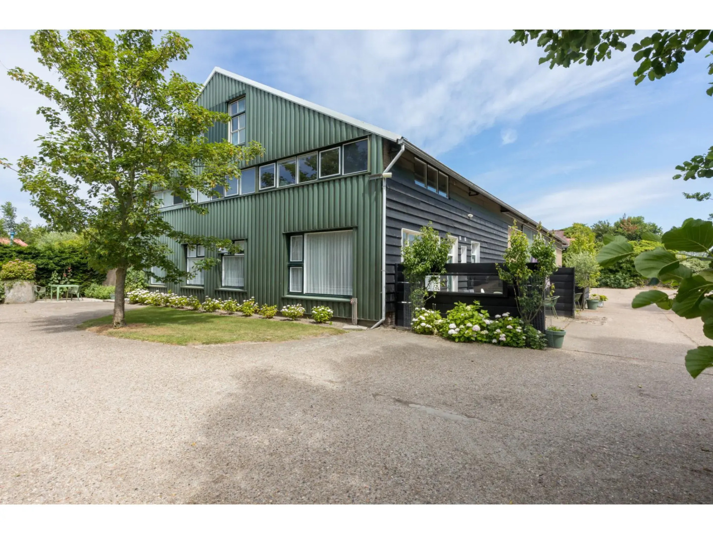 Tiny wrap house 'Woodpecker' on the edge of nature reserve and beach