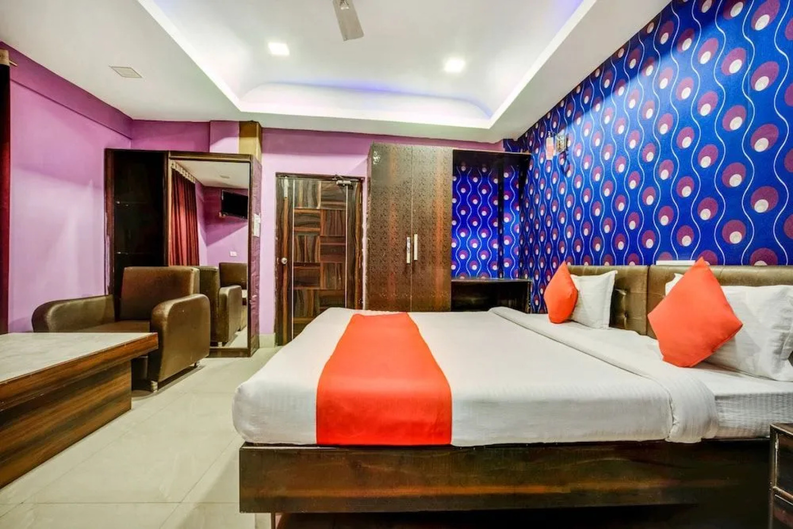 OYO 5968 The Silver International