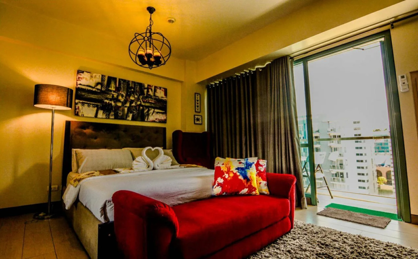 H&M Management @ PalmTree Villas