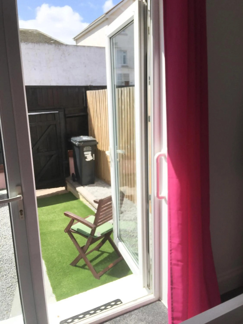 Singer House Guest House