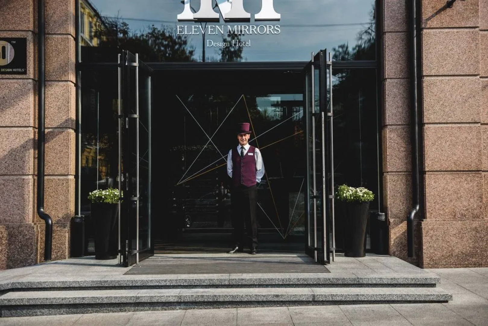 Дизайн-отель 11 Mirrors