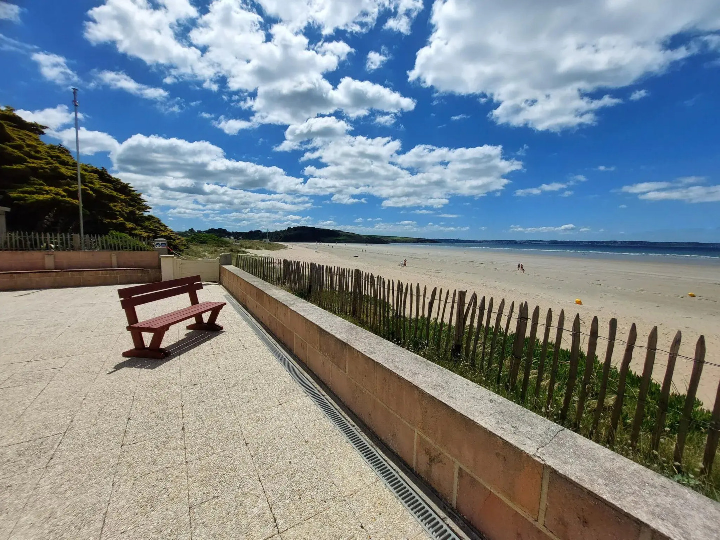 Apartment in excellent location, direct access to the beach, Plonévez-Porzay