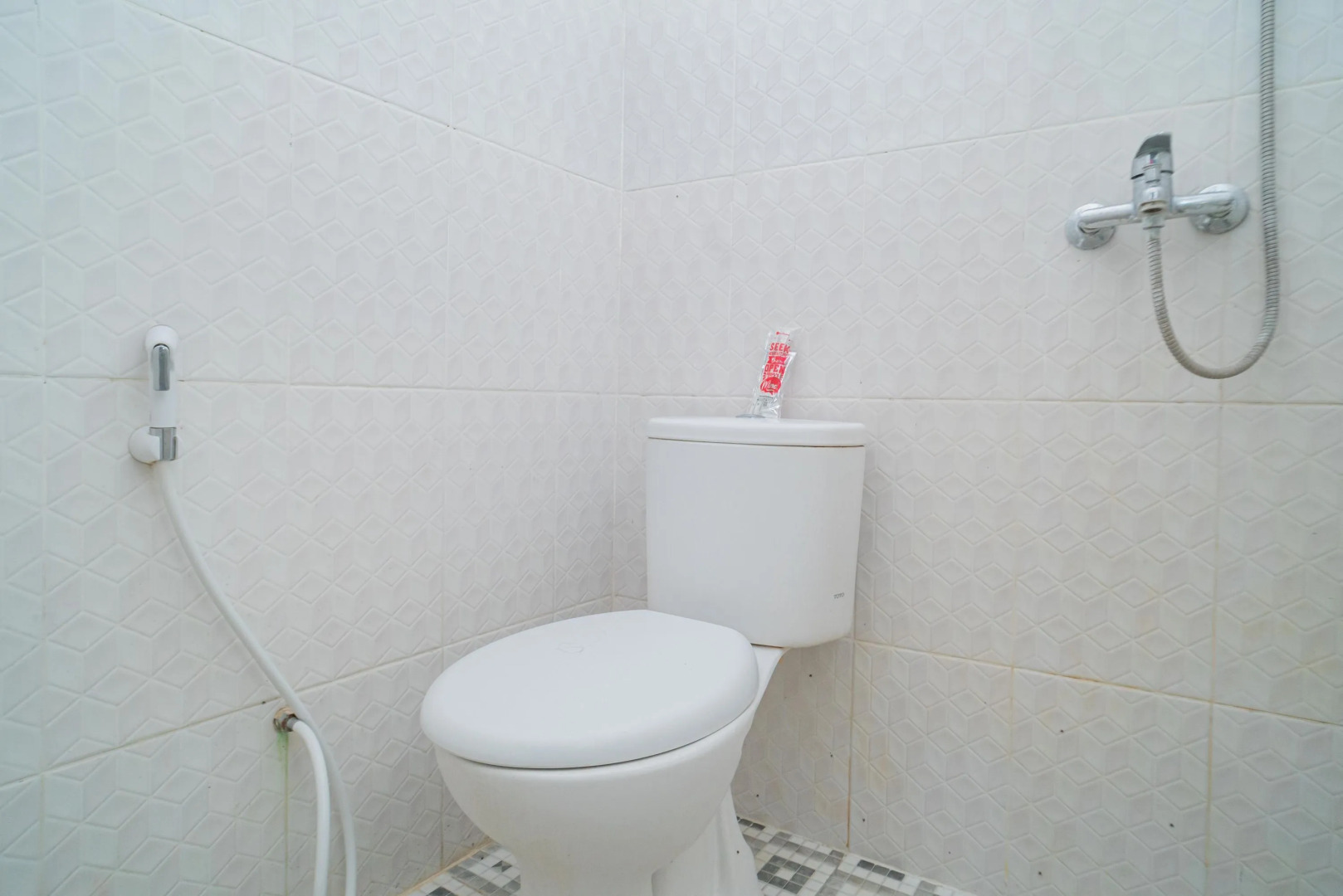 RedDoorz Syariah @ Aura Homestay