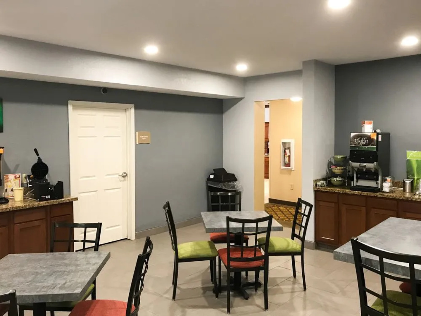 Candlewood Suites Waterloo- Cedar Falls