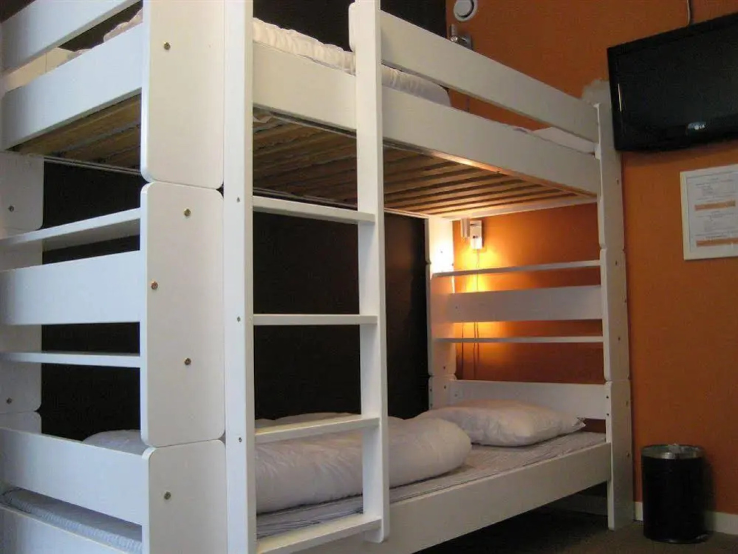 Slottsskogens Hostel