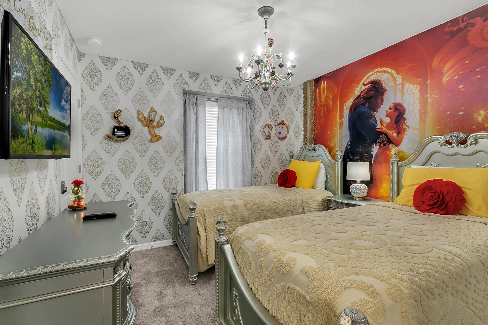 5 Bedrooms / 4.5 Bathrooms / Windsor at Westside (8928 SA), Kissimmee, US