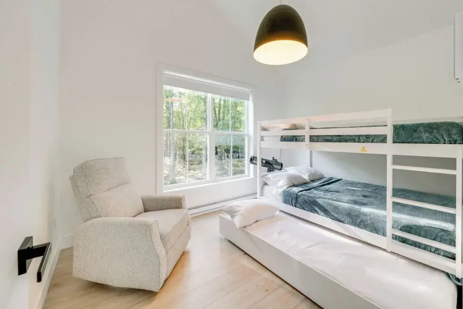 Private Yard, Playset: Family Home in Penn Estates