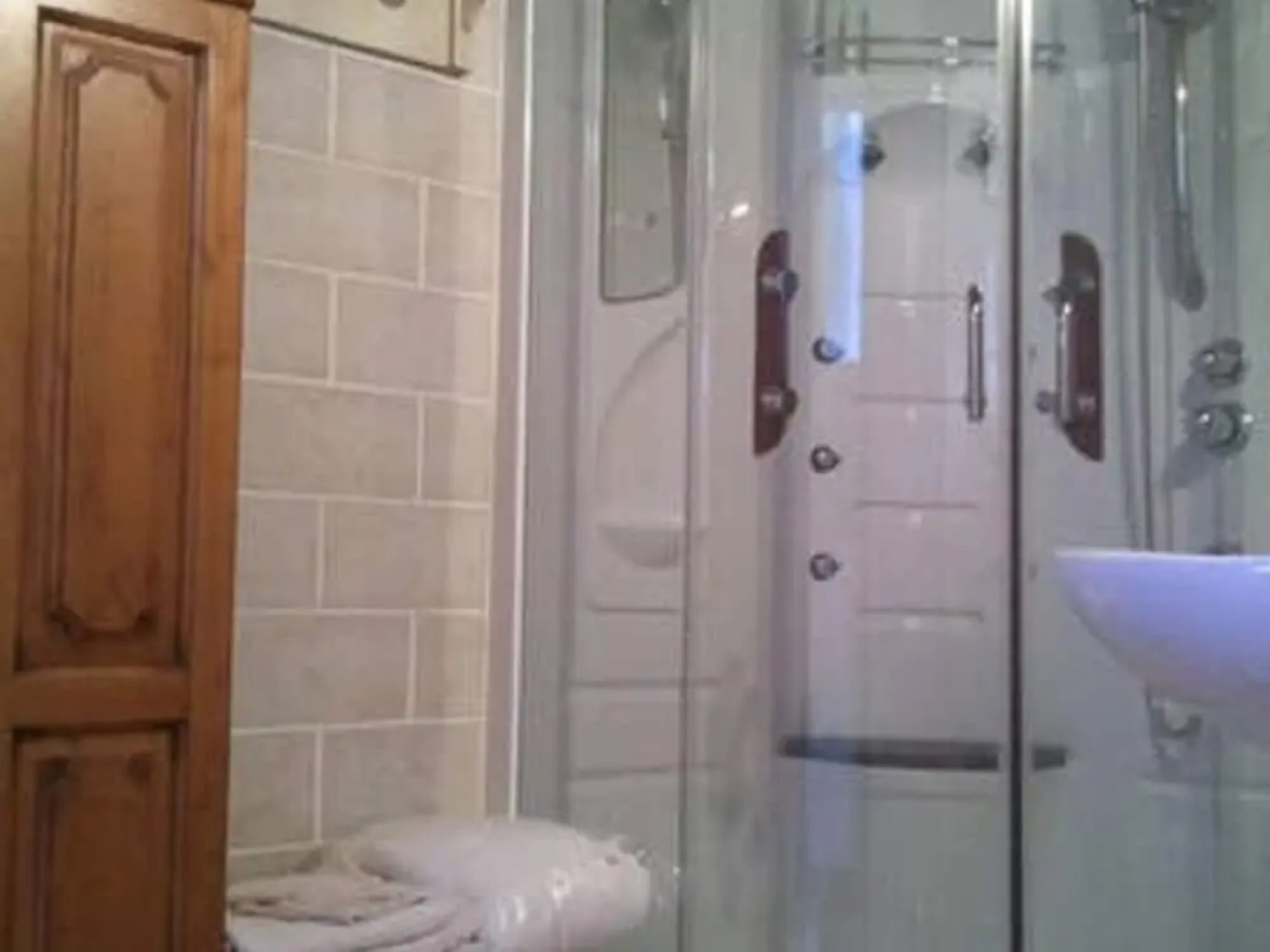 Nice Holiday Home With Swimming Pool and Enclosed Garden