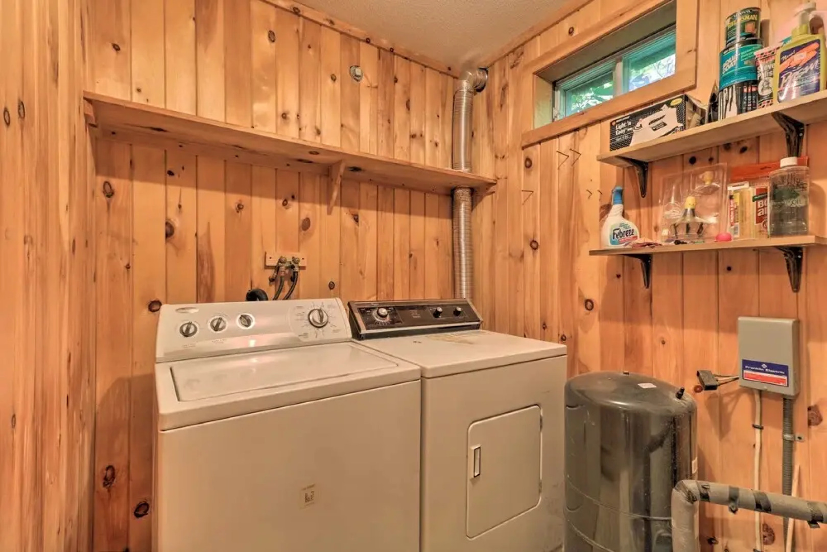 Cabin w/ 3 Acres, Tennis Courts: By 4 Ski Mtns