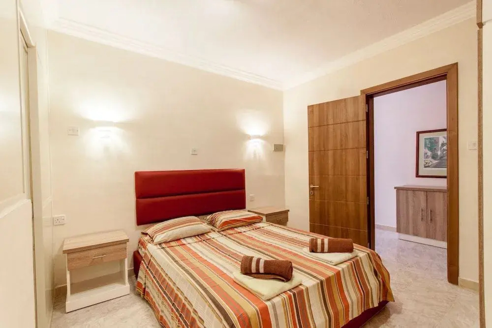 Merill Pool and Sea, charming Apart 1