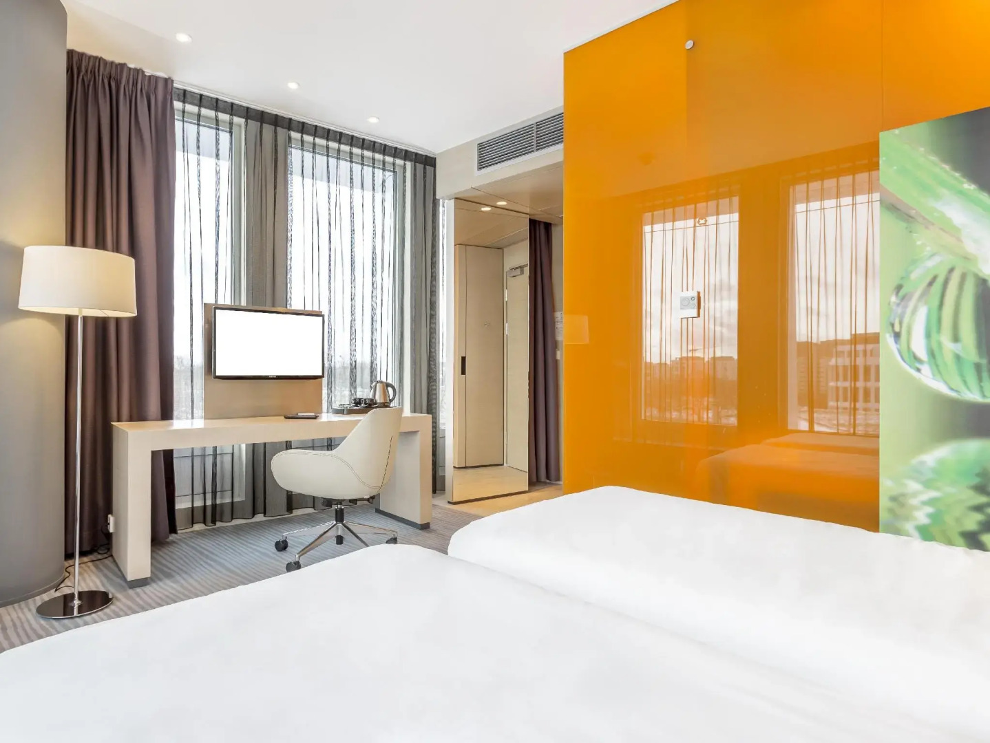 Sound Garden Hotel Airport