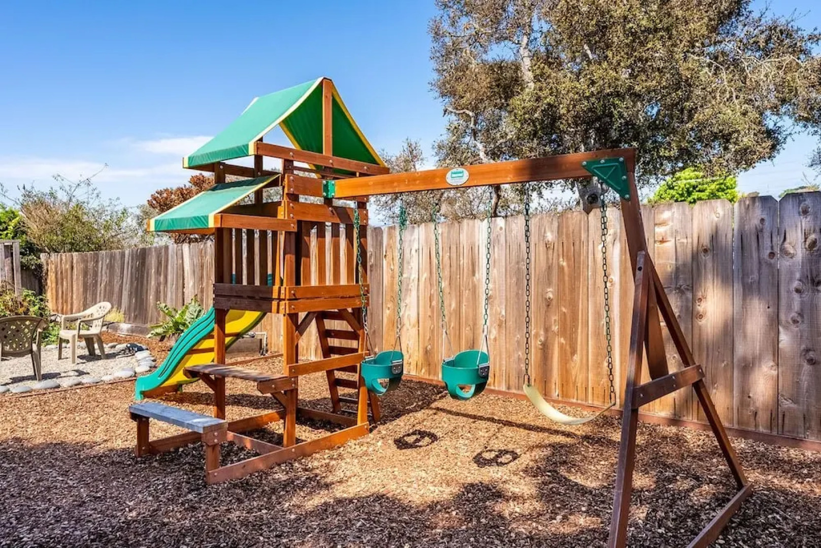 Cozy Oaks - A Coastal Getaway With Idyllic Scenery!