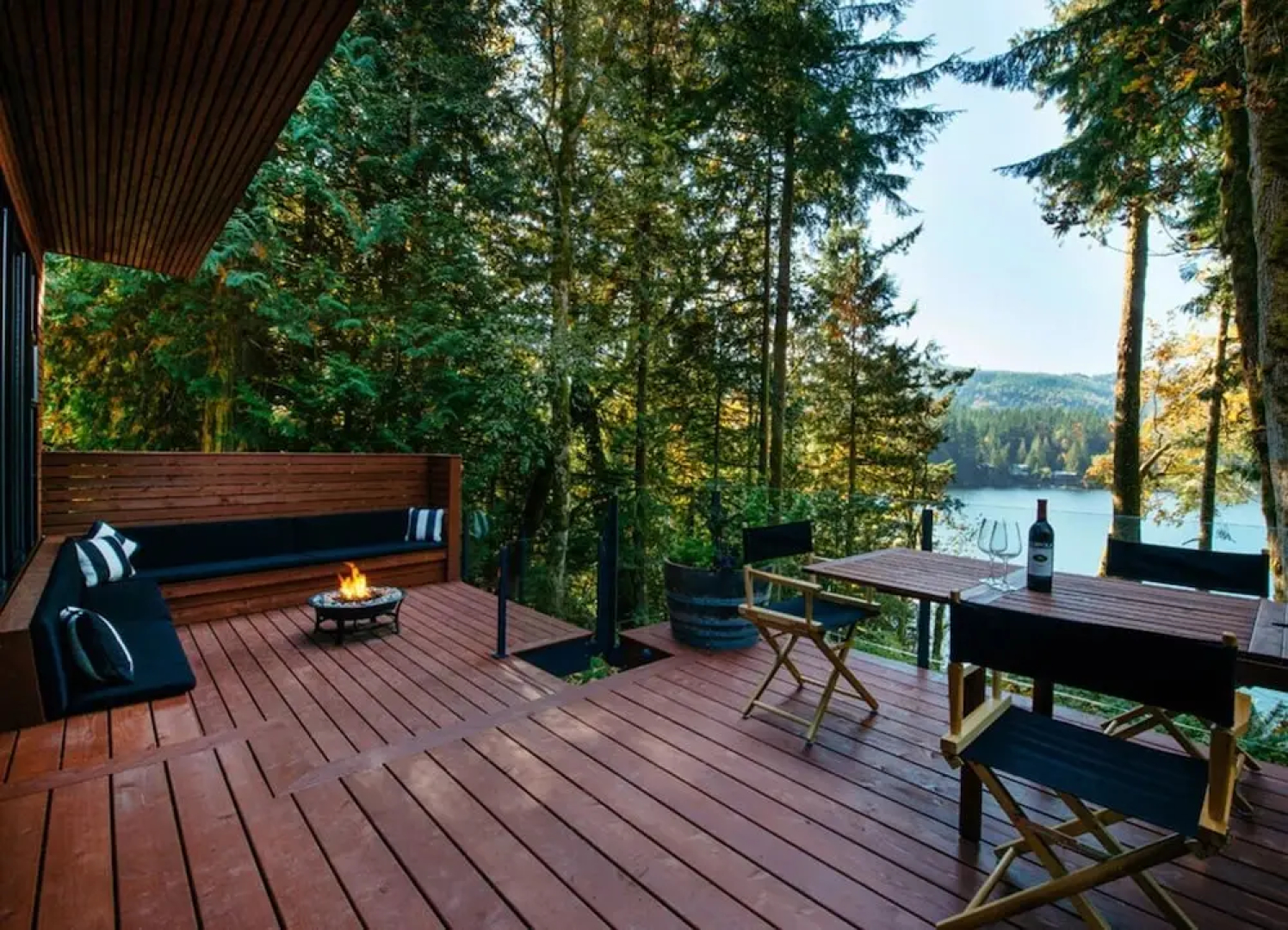 83mf - Lakeside - Hot Tub - Bbq - Dock - Sleeps 4 2 Bedroom Home by RedAwning