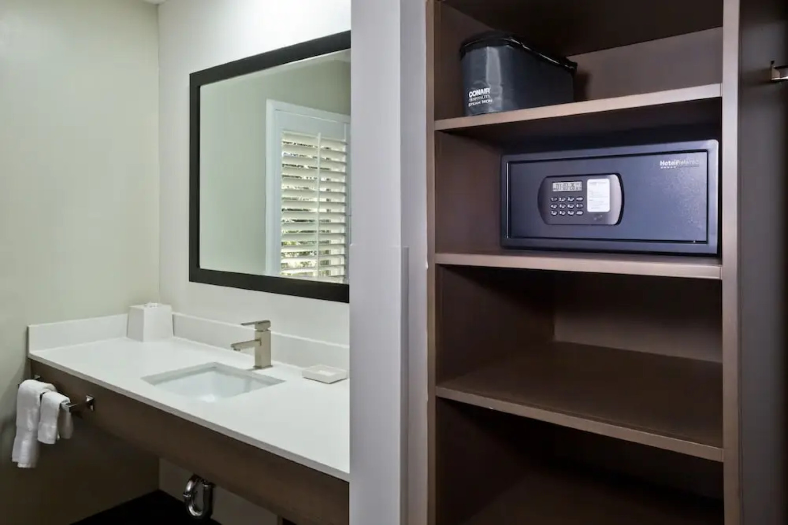 Best Western Crestview Hotel & Suites