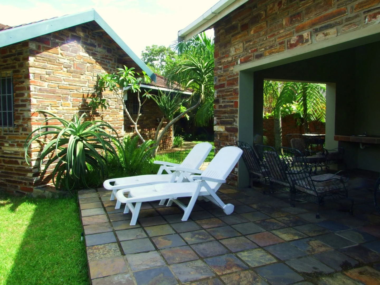 Buya Futhi Bed & Breakfast