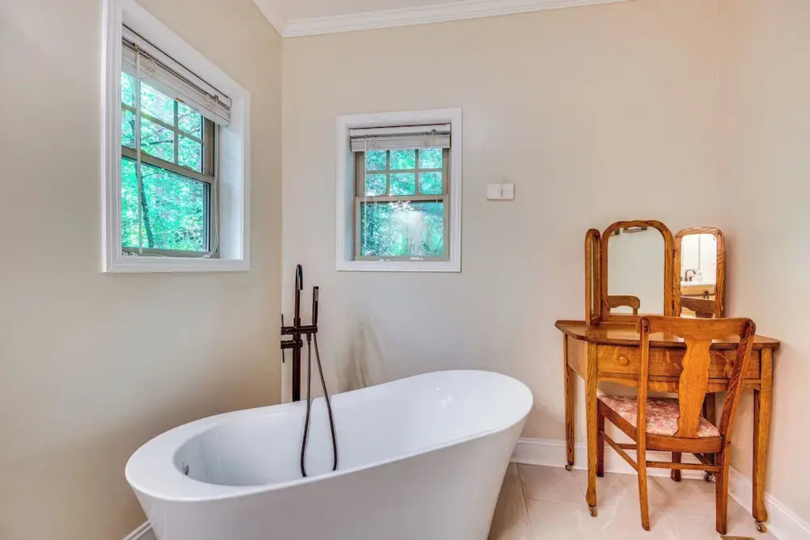 Sandy Beach, Fun Games & Barn: Lake Lure Gem!