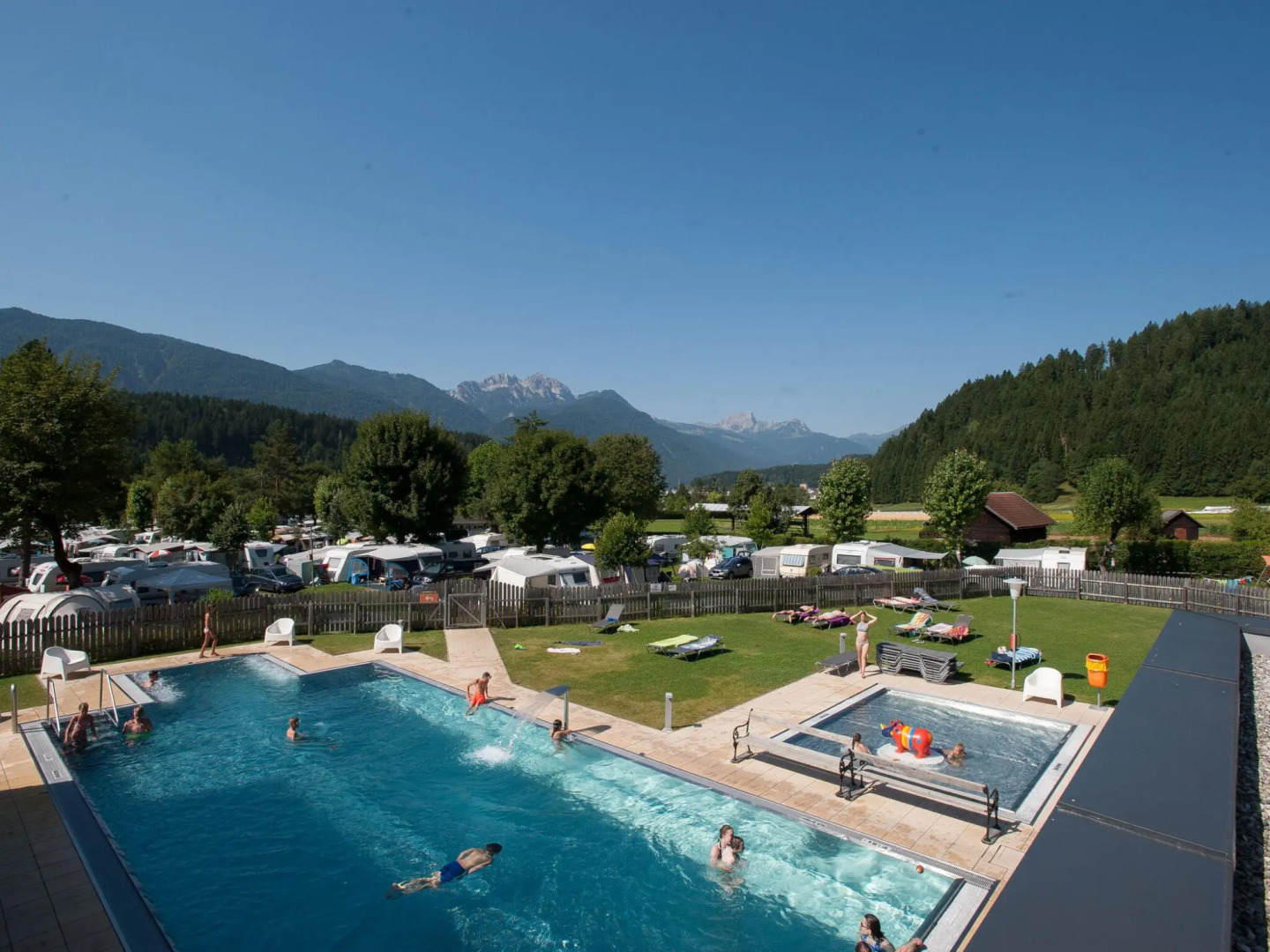 Nice air-conditioned chalet, in a holiday park, 2.5 km. from Hermagor