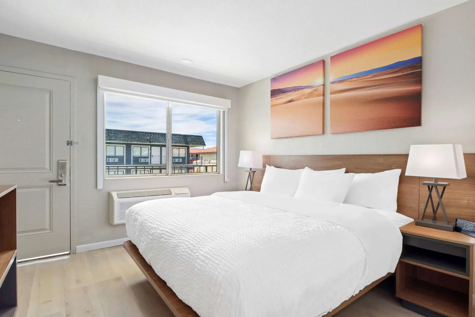 Clarion Pointe Ridgecrest near China Lake Naval Station (ex. Motel 6 Ridgecrest) 