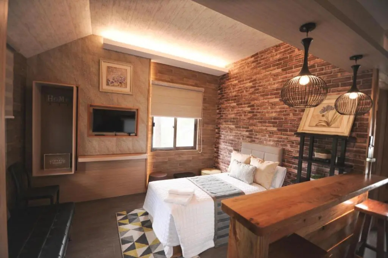 Pine Breeze Cottages