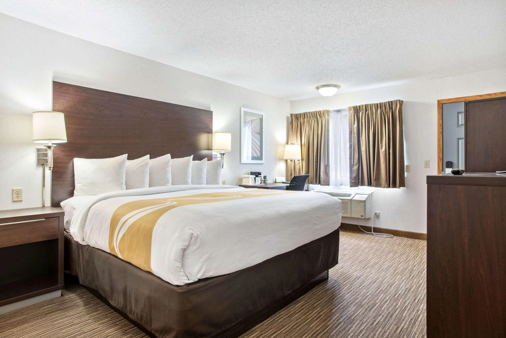 EverSpring Inn & Suites