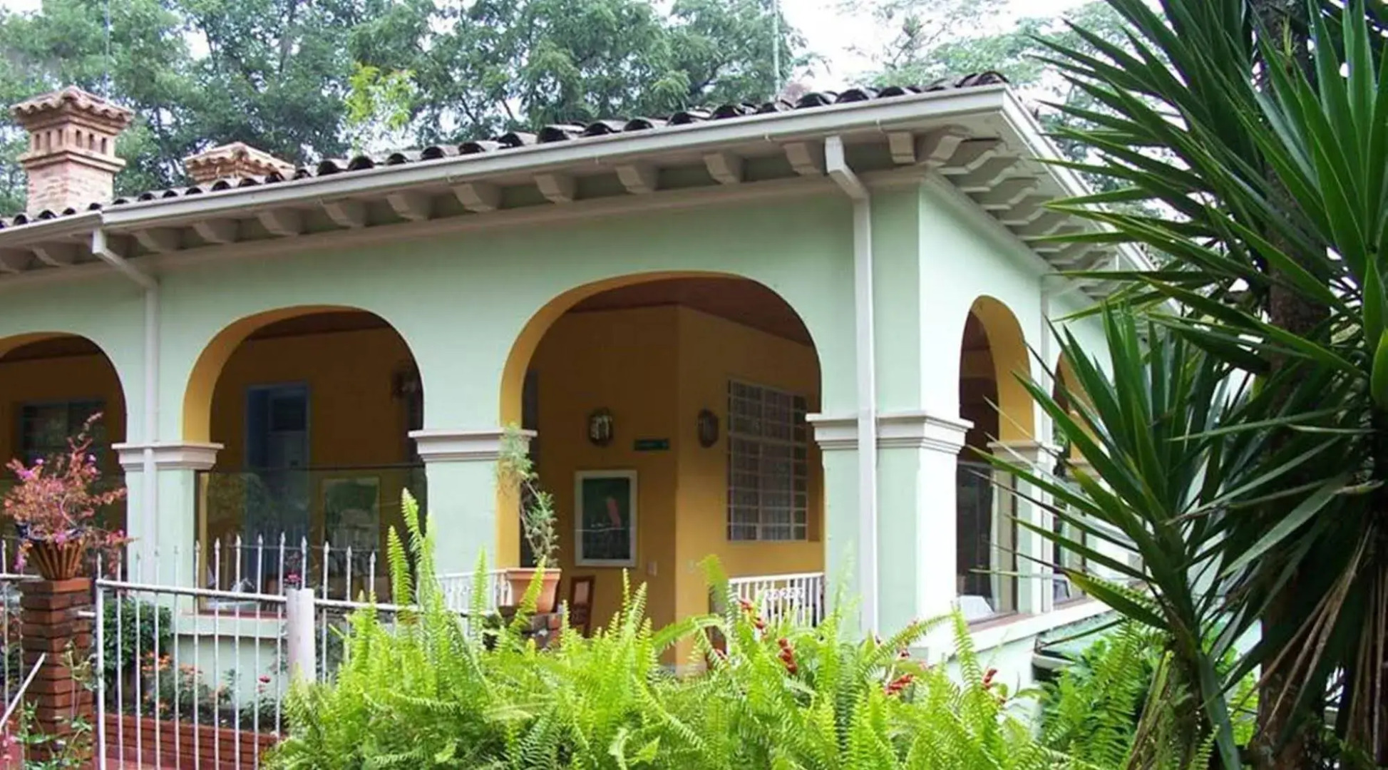 Hotel California Pacho