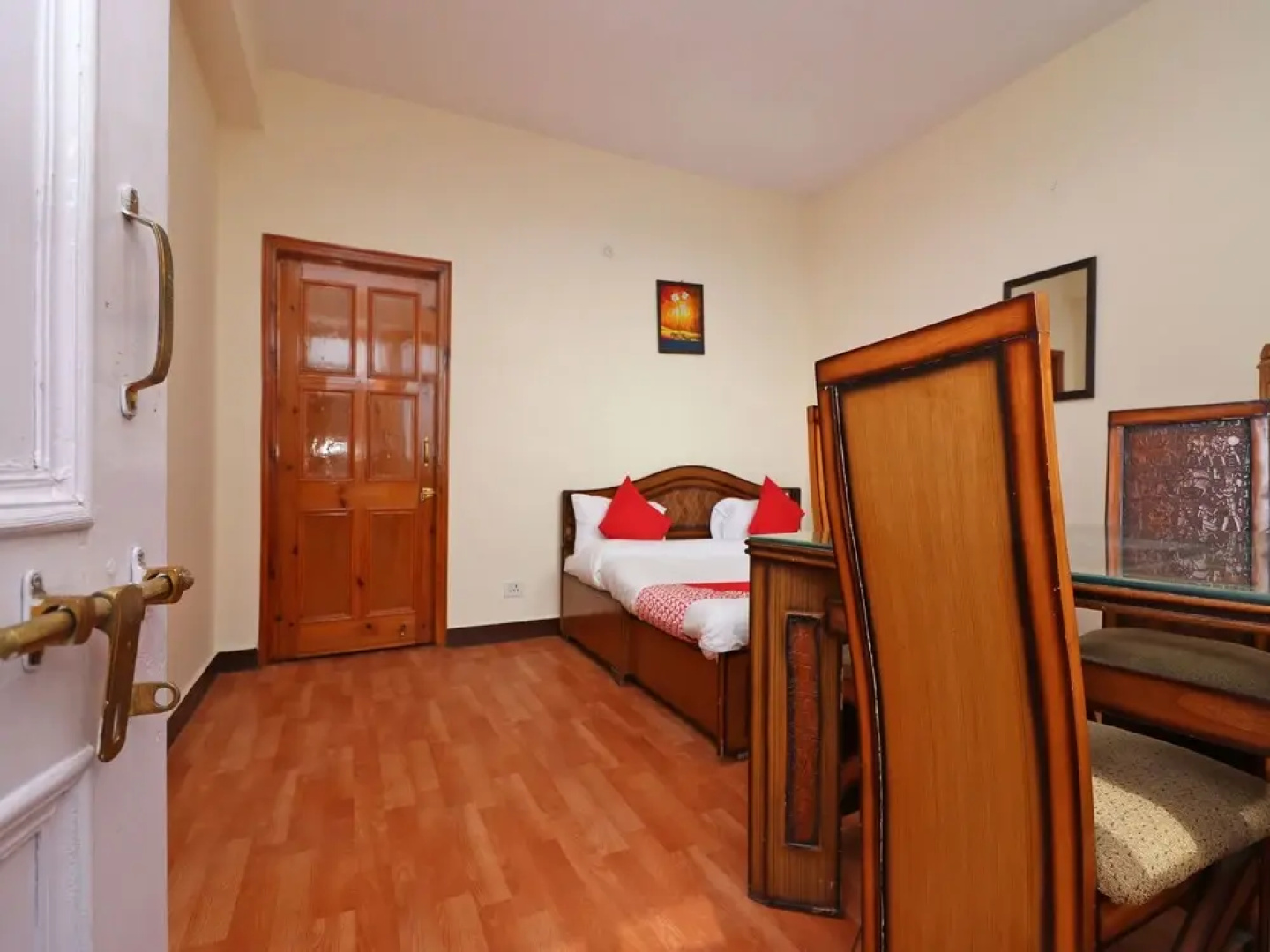 OYO 13317 Home Hill View 2BHK Mashobra