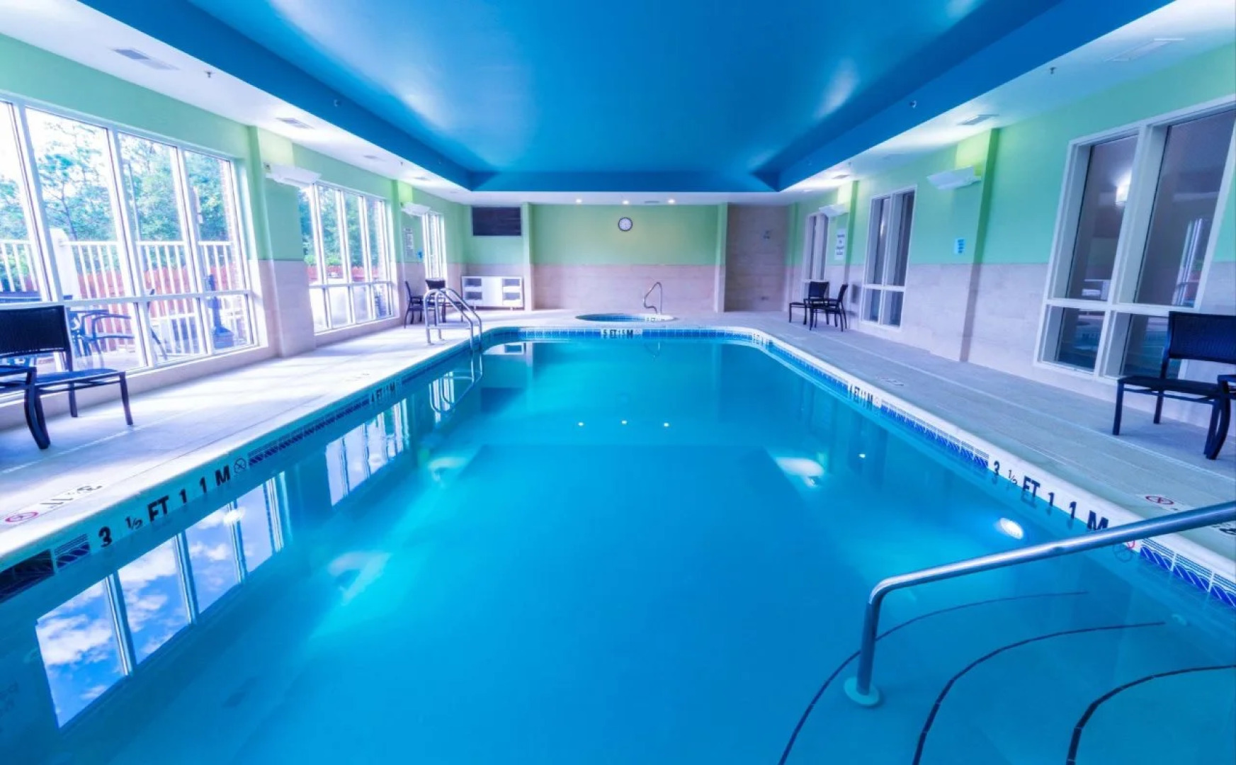 Holiday Inn Express Hotel & Suites Crestview by IHG