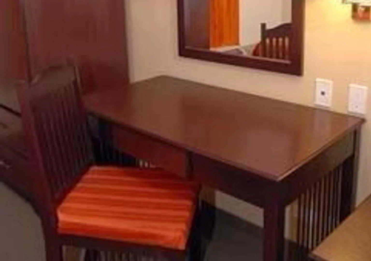 Hotel Mesaluna Near American Consulate