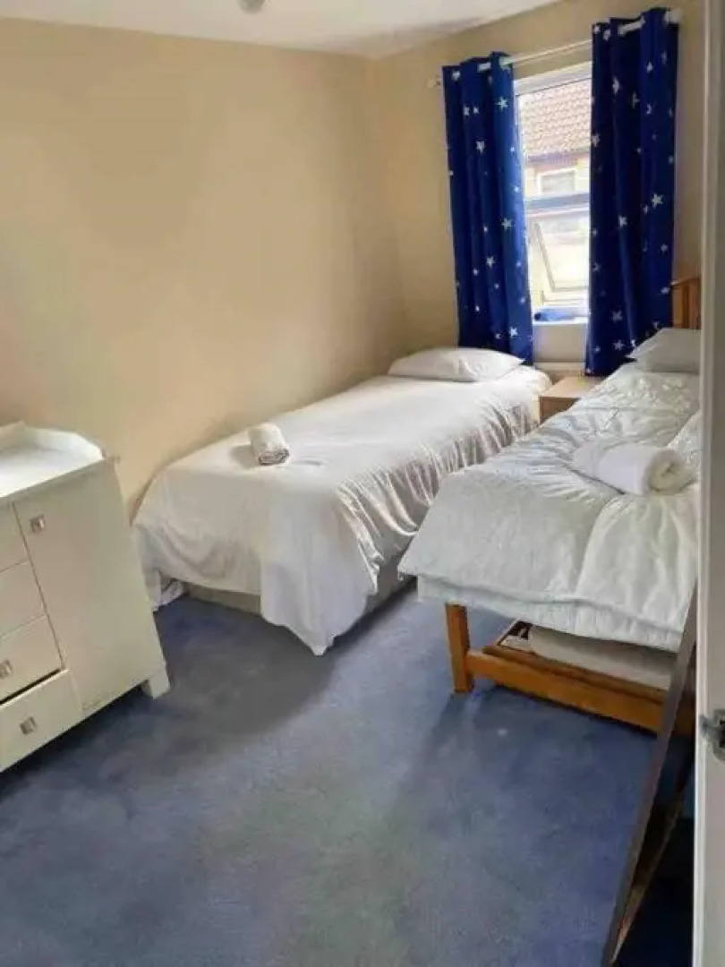 Modern 2 Bedroom House with Wifi