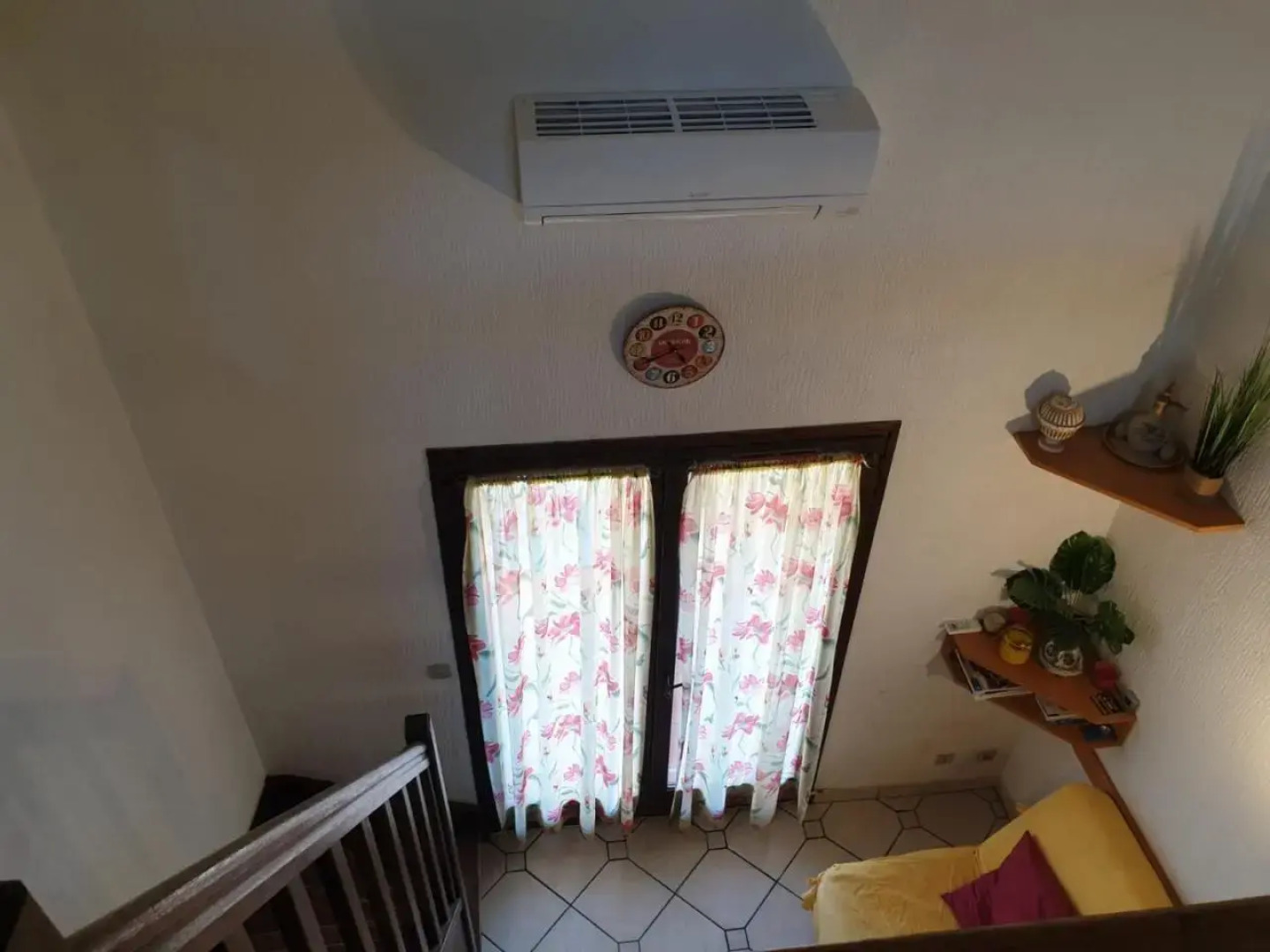 Studio Mezzanine vue port et mer