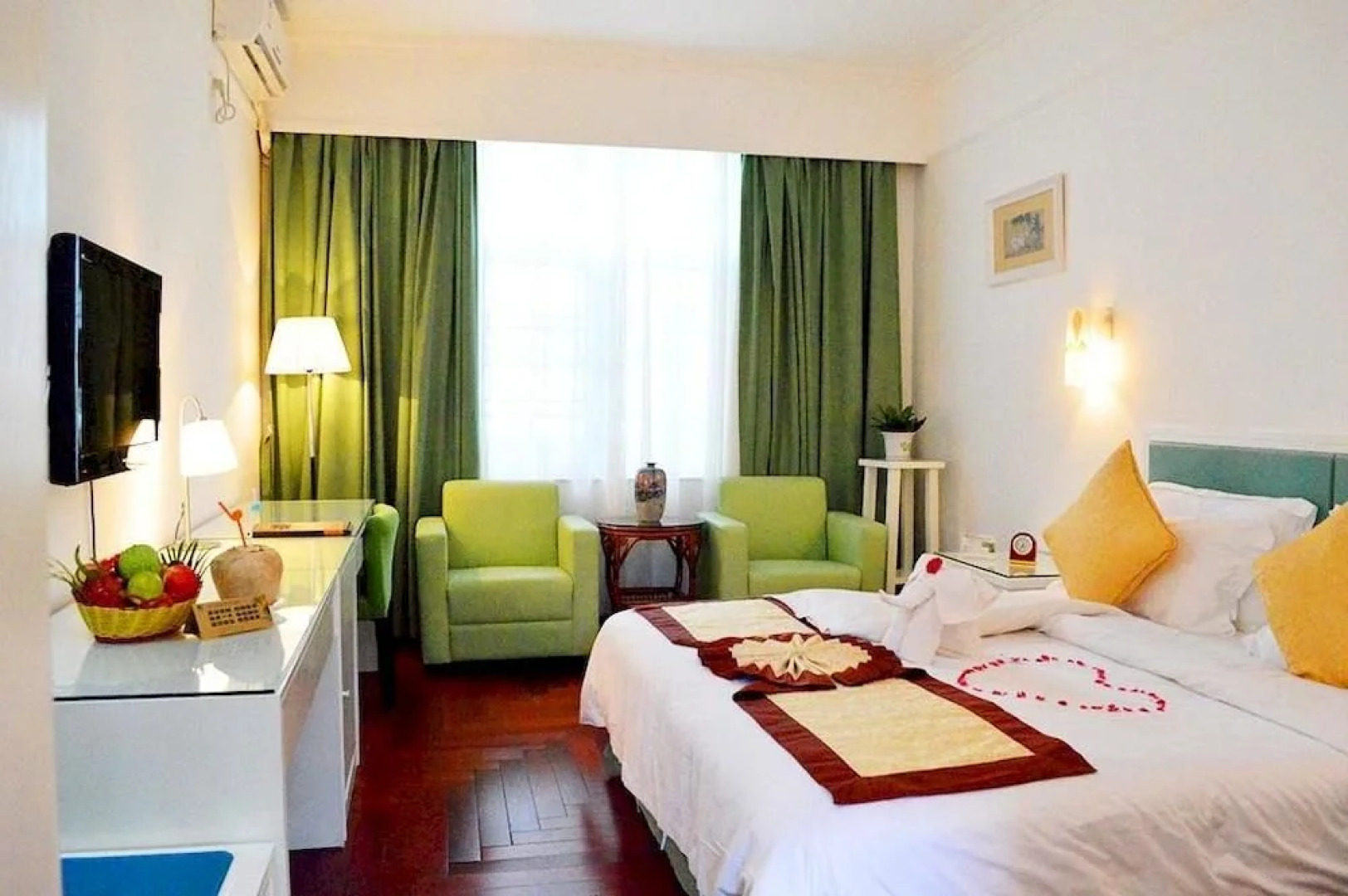 Xinglong Pearl Hot Spring Hotel