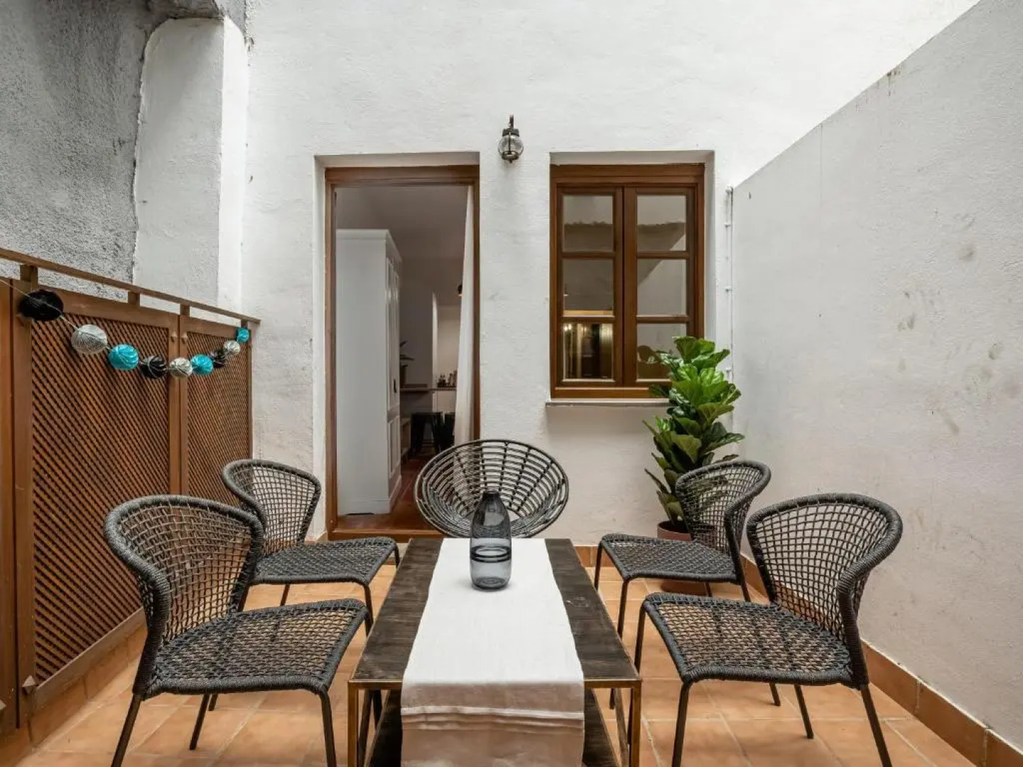 Limehome Granada Calle Sta. Ana